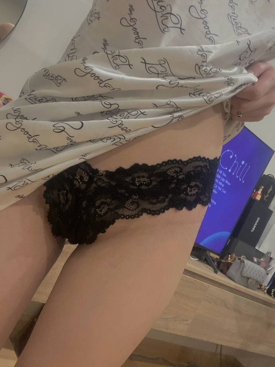 Latina đít to hậu môn
