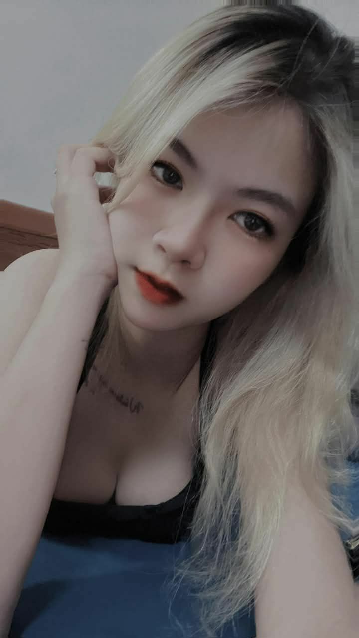 Cô bạn gái mới lớn bị bạn của anh trai làm tình sau lễ hội và anh trai phát hiện nhưng…